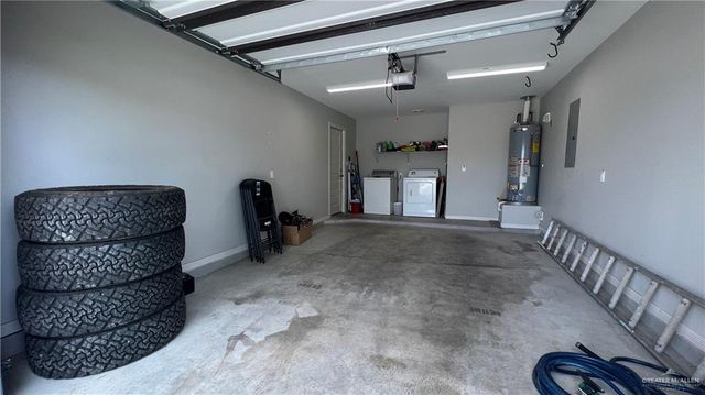 305 S Castillos Y Diamantes Street, Mission, TX 78572