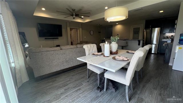 305 S Castillos Y Diamantes Street, Mission, TX 78572