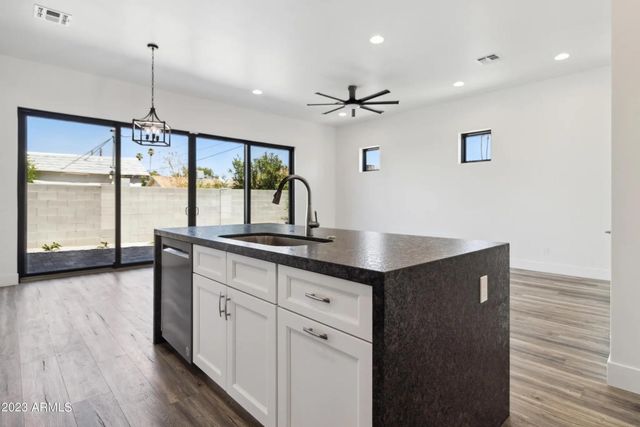 902 W Hazelwood Street Unit B, Phoenix, AZ 85013