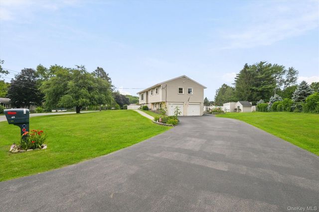 40 Long Meadow Drive, Staatsburg, NY 12580