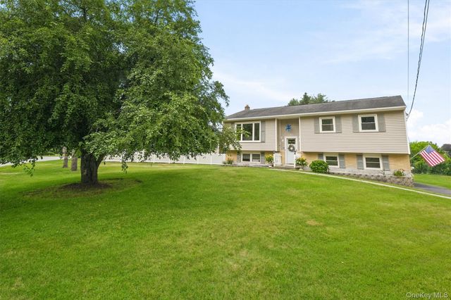 40 Long Meadow Drive, Staatsburg, NY 12580