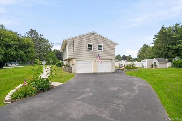 40 Long Meadow Drive, Staatsburg, NY 12580