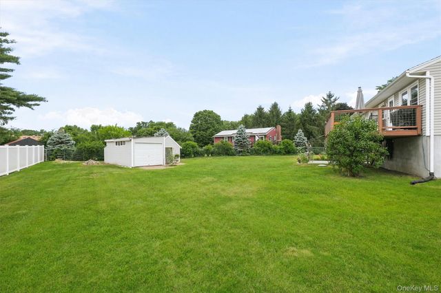 40 Long Meadow Drive, Staatsburg, NY 12580