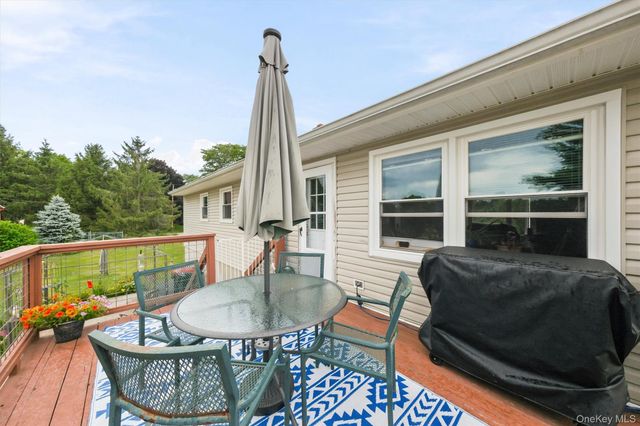 40 Long Meadow Drive, Staatsburg, NY 12580