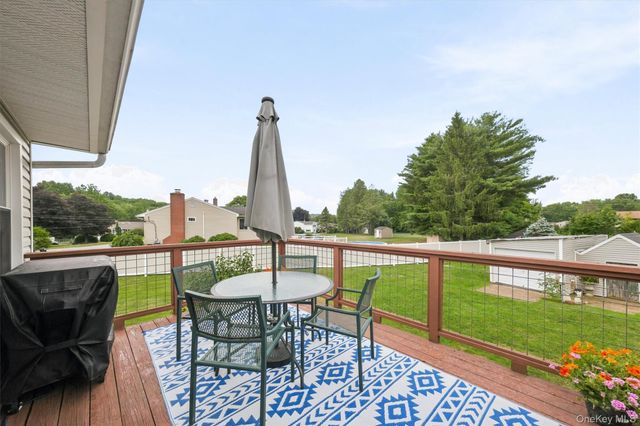 40 Long Meadow Drive, Staatsburg, NY 12580