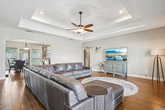 128 Parkcrest, Floresville, TX 78114