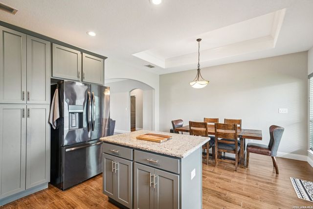 128 Parkcrest, Floresville, TX 78114