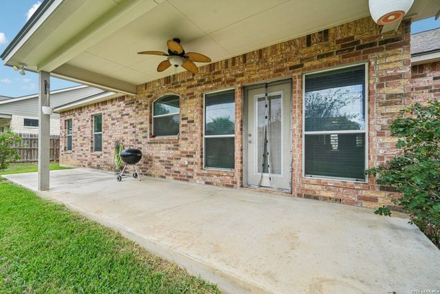 128 Parkcrest, Floresville, TX 78114