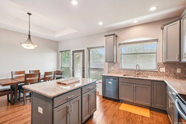 128 Parkcrest, Floresville, TX 78114