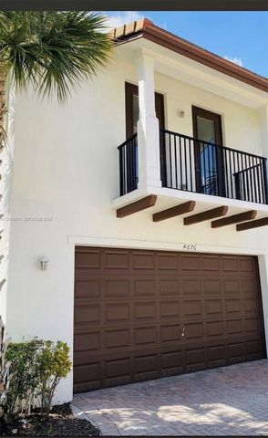 4676 Monarch Way, Coconut Creek, FL 33073