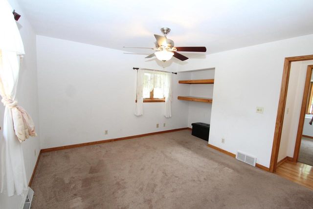 6901 W Greenbrook COURT, Milwaukee, WI 53223