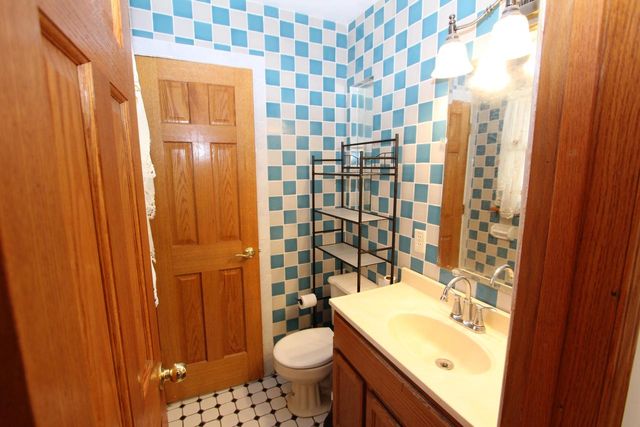 6901 W Greenbrook COURT, Milwaukee, WI 53223