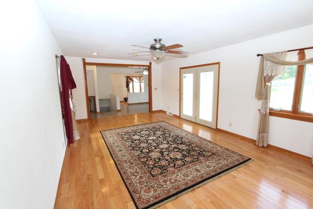 6901 W Greenbrook COURT, Milwaukee, WI 53223