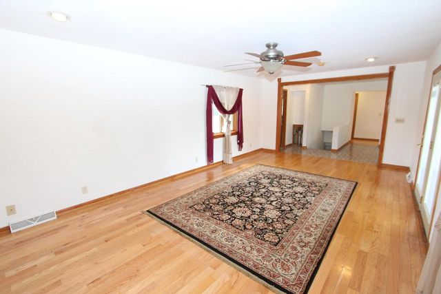 6901 W Greenbrook COURT, Milwaukee, WI 53223