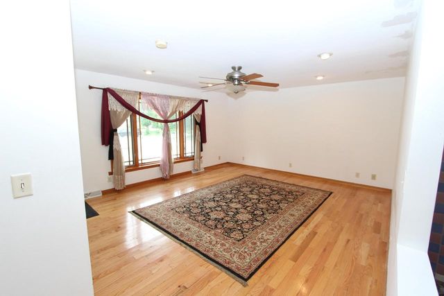 6901 W Greenbrook COURT, Milwaukee, WI 53223