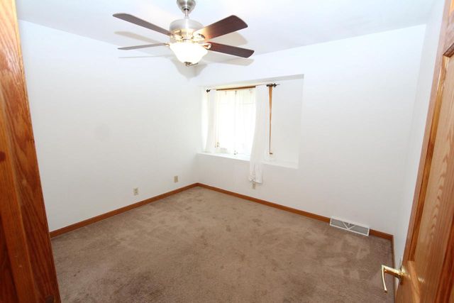 6901 W Greenbrook COURT, Milwaukee, WI 53223