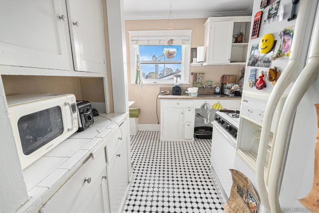 3042-48 Broadway, San Diego, CA 92102