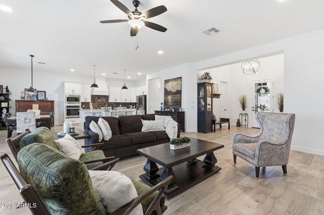 2135 W JOSIAH Trail, San Tan Valley, AZ 85144