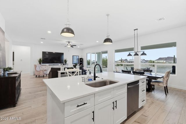 2135 W JOSIAH Trail, San Tan Valley, AZ 85144