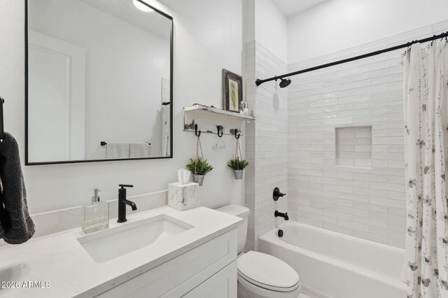 2135 W JOSIAH Trail, San Tan Valley, AZ 85144