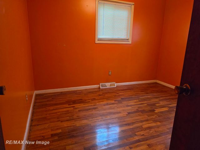 771 S Center Road, Saginaw Twp, MI 48638