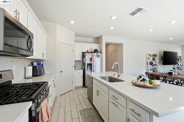 3134 Feather Rd, Manteca, CA 95337
