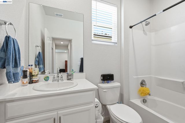 3134 Feather Rd, Manteca, CA 95337