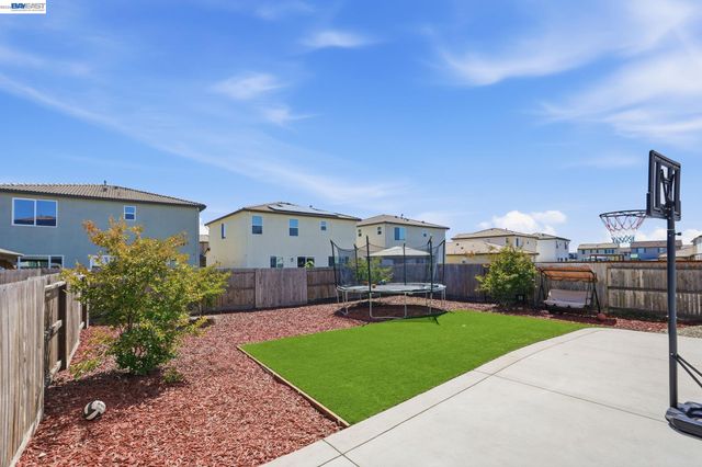 3134 Feather Rd, Manteca, CA 95337