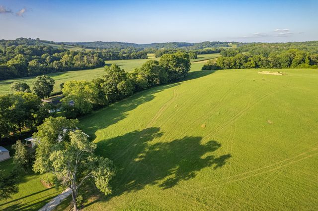 0 Santa Fe Pike, Columbia, TN 38401