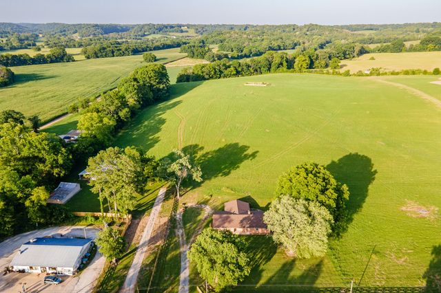 0 Santa Fe Pike, Columbia, TN 38401