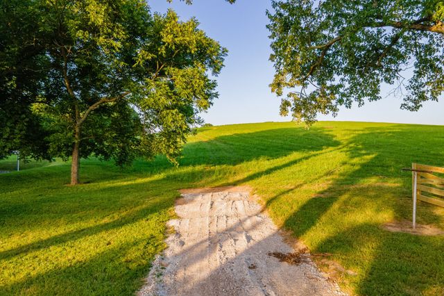 0 Santa Fe Pike, Columbia, TN 38401
