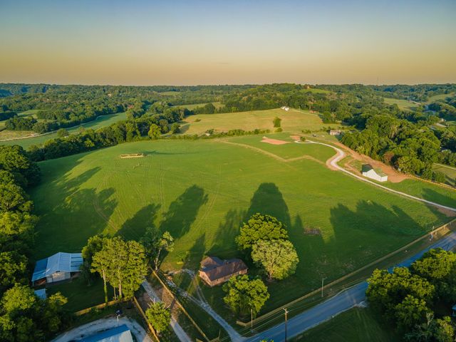 0 Santa Fe Pike, Columbia, TN 38401