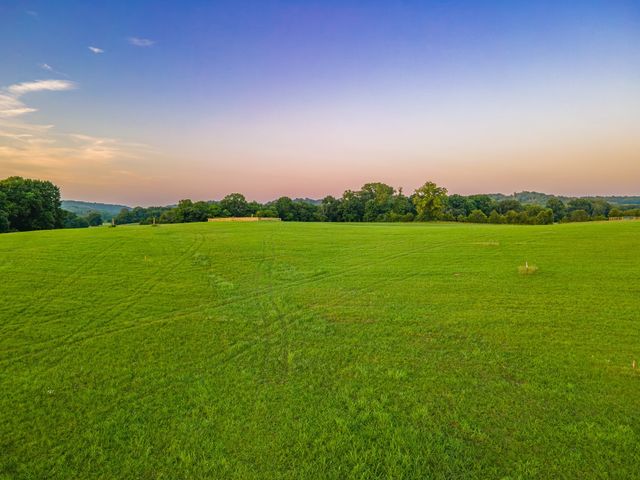 0 Santa Fe Pike, Columbia, TN 38401