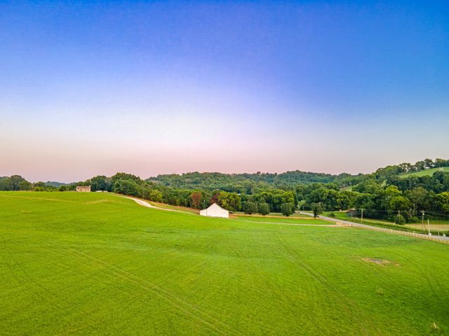 0 Santa Fe Pike, Columbia, TN 38401