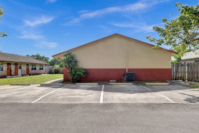 2610 Riverland Dr, Fort Lauderdale, FL 33312