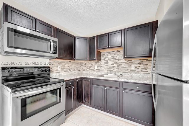 2610 Riverland Dr, Fort Lauderdale, FL 33312