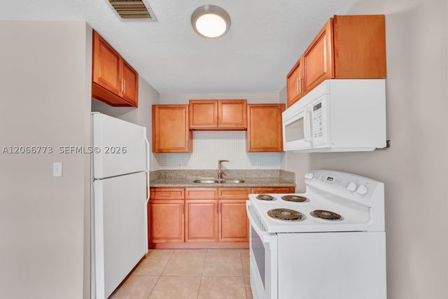 2610 Riverland Dr, Fort Lauderdale, FL 33312
