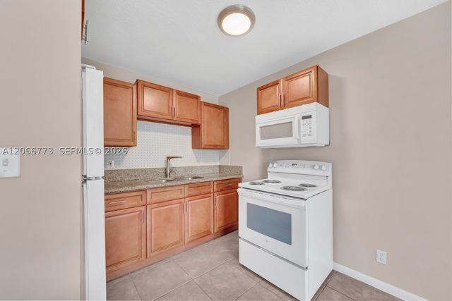 2610 Riverland Dr, Fort Lauderdale, FL 33312
