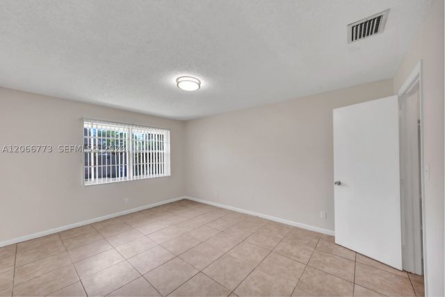 2610 Riverland Dr, Fort Lauderdale, FL 33312