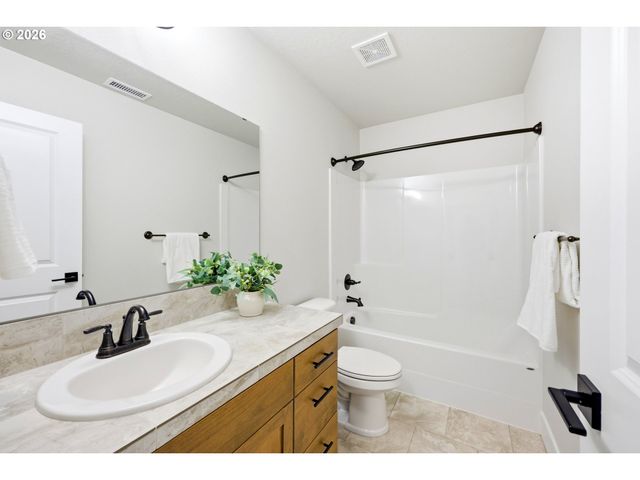 13518 Ne 110TH Way, Vancouver, WA 98682