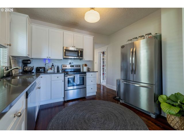 7649 N WILLAMETTE Blvd, Portland, OR 97203
