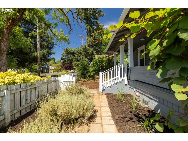 7649 N WILLAMETTE Blvd, Portland, OR 97203