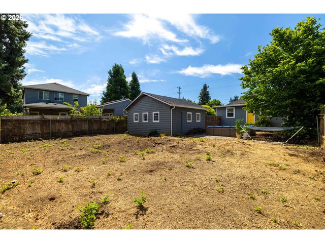 7649 N WILLAMETTE Blvd, Portland, OR 97203