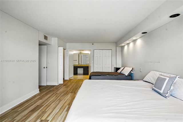 3600 Mystic Pointe Dr 305, Aventura, FL 33180