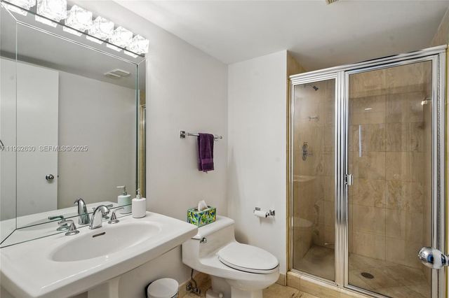 3600 Mystic Pointe Dr 305, Aventura, FL 33180