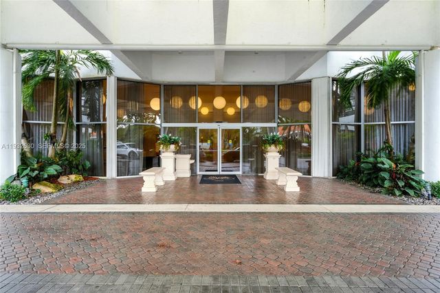 3600 Mystic Pointe Dr 305, Aventura, FL 33180