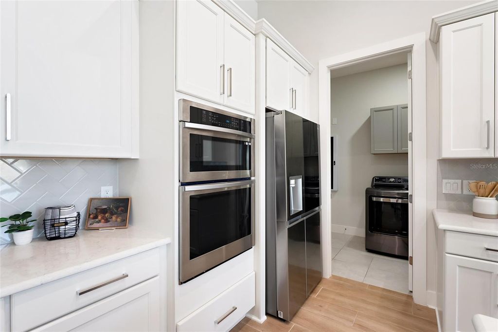 Image 16 of property listing at 31778 RED TAIL BOULEVARD, Sorrento, FL 32776