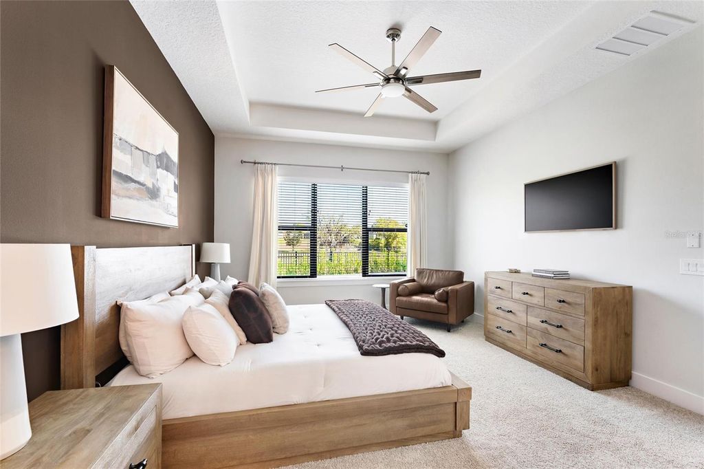 Image 19 of property listing at 31778 RED TAIL BOULEVARD, Sorrento, FL 32776