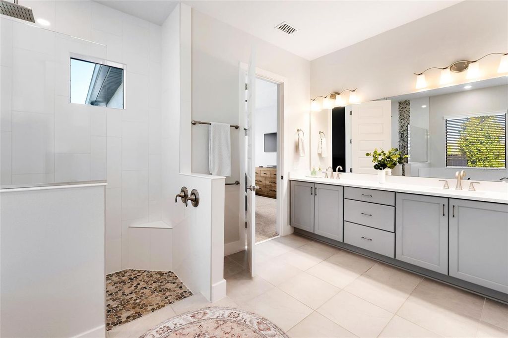 Image 24 of property listing at 31778 RED TAIL BOULEVARD, Sorrento, FL 32776