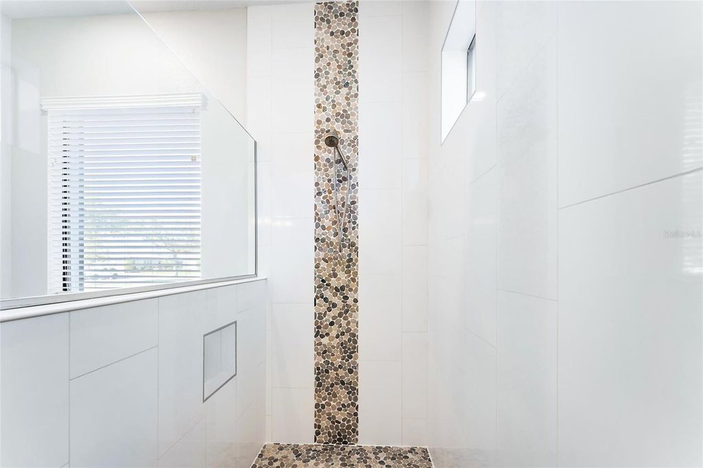 Image 25 of property listing at 31778 RED TAIL BOULEVARD, Sorrento, FL 32776